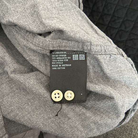 Uniqlo Grey Cotton Button Down Shirt - Picture 3 of 3